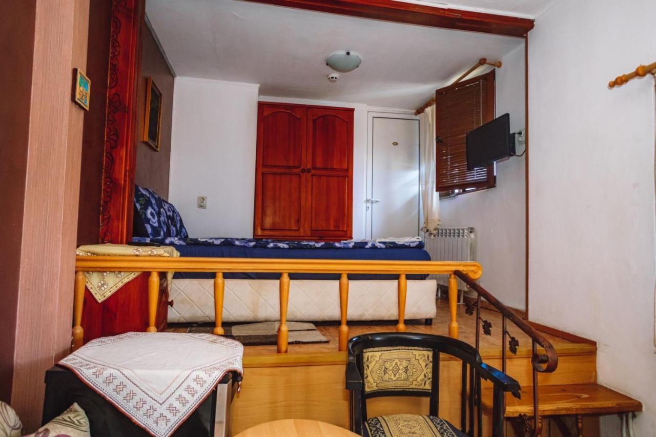 Arbat Guest Rooms アルバナシ エクステリア 写真